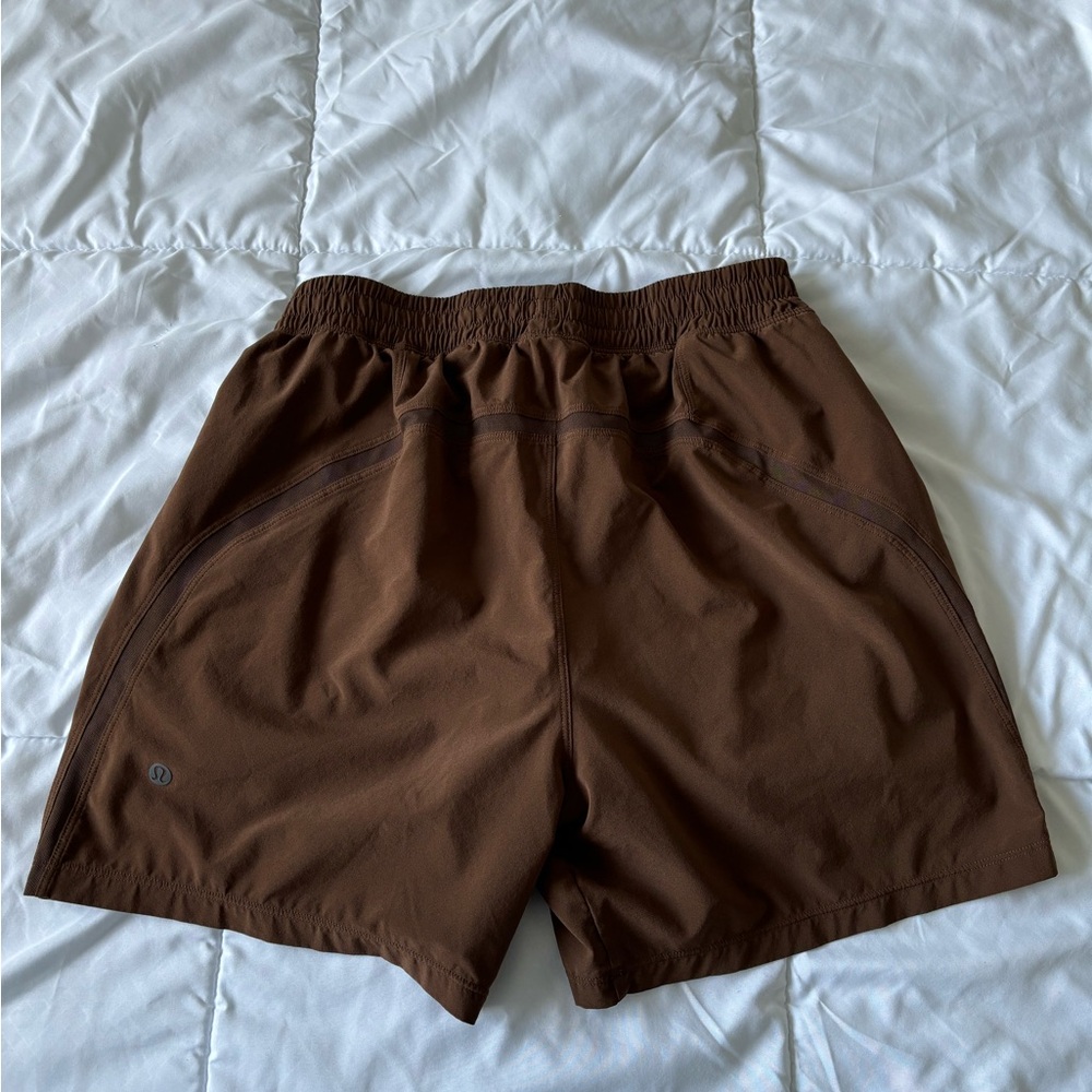 Lululemon 5 inch Pace Breaker size smalll